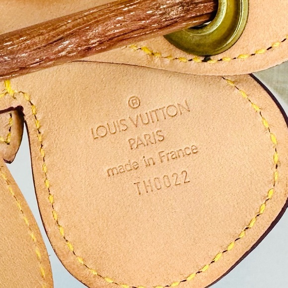 EUC Rare Louis Vuitton Burgundy Monogram Vernis Conte de Fees Butterfly Hair Pin - Picture 17 of 17